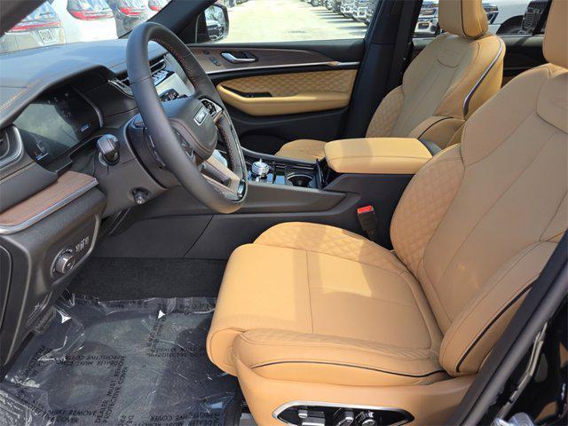 new 2025 Jeep Grand Cherokee car, priced at $53,581