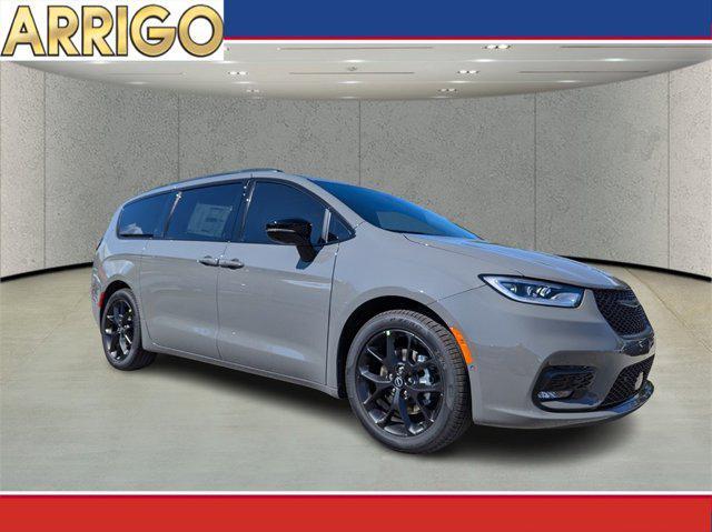 new 2025 Chrysler Pacifica car, priced at $49,858