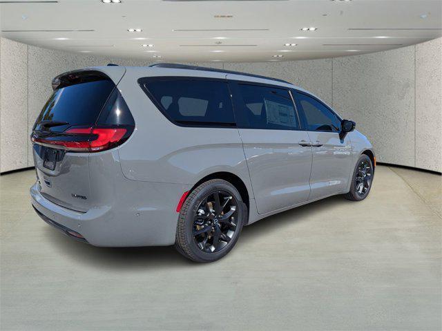 new 2025 Chrysler Pacifica car, priced at $49,858