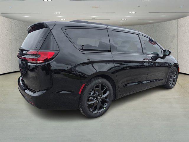 new 2026 Chrysler Pacifica car, priced at $40,299