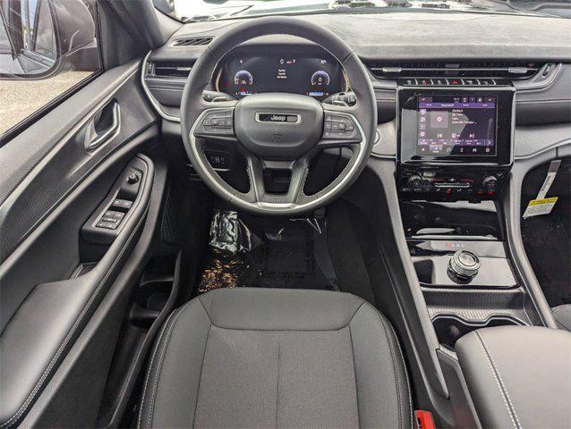 new 2025 Jeep Grand Cherokee car, priced at $30,050