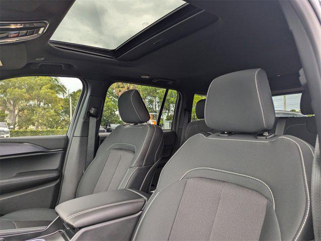 new 2025 Jeep Grand Cherokee car, priced at $30,050