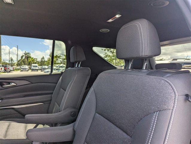 used 2024 Chevrolet Traverse car, priced at $35,611