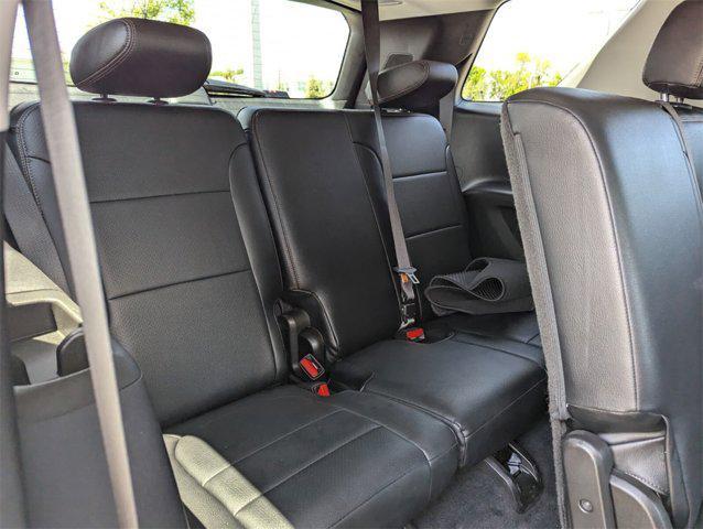 used 2021 Chevrolet Traverse car, priced at $24,241