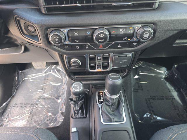 new 2025 Jeep Gladiator car, priced at $40,122