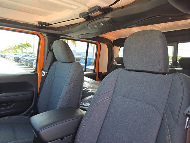 new 2025 Jeep Gladiator car, priced at $40,122