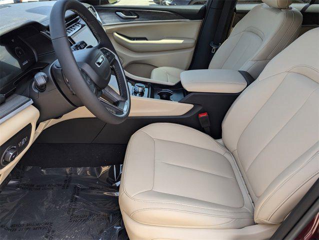 new 2025 Jeep Grand Cherokee car, priced at $38,042