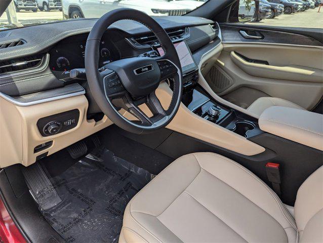 new 2025 Jeep Grand Cherokee car, priced at $38,042