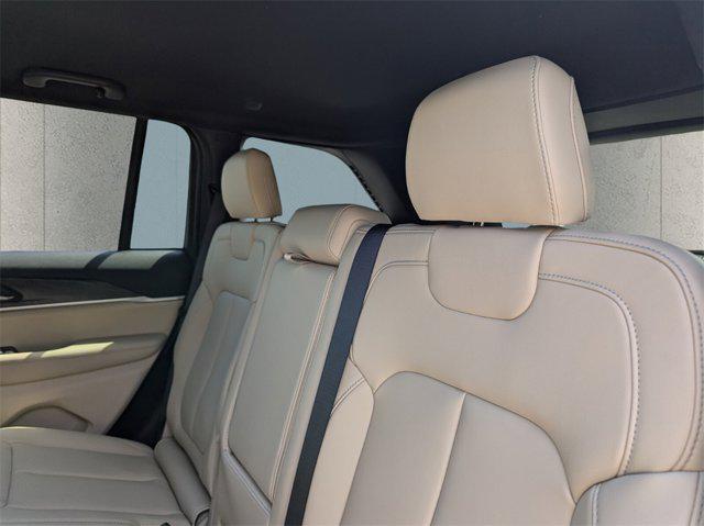 new 2025 Jeep Grand Cherokee car, priced at $38,042