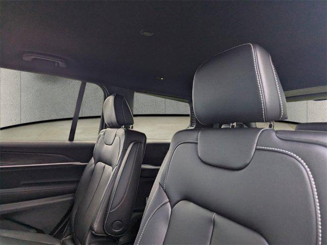 new 2025 Jeep Grand Cherokee L car, priced at $39,201