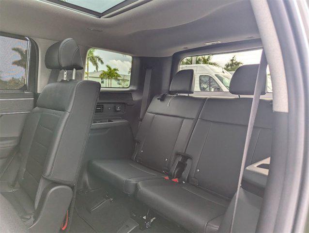 used 2024 Hyundai Santa Fe car, priced at $36,452