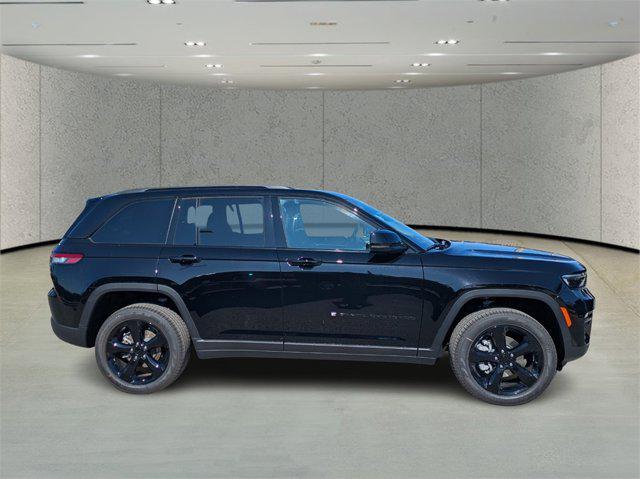 new 2025 Jeep Grand Cherokee car, priced at $37,163