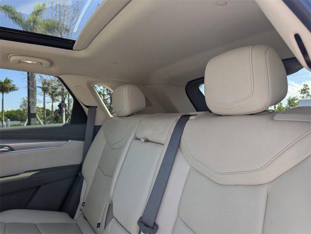used 2020 Cadillac XT5 car, priced at $25,392