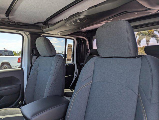 new 2025 Jeep Gladiator car, priced at $40,888