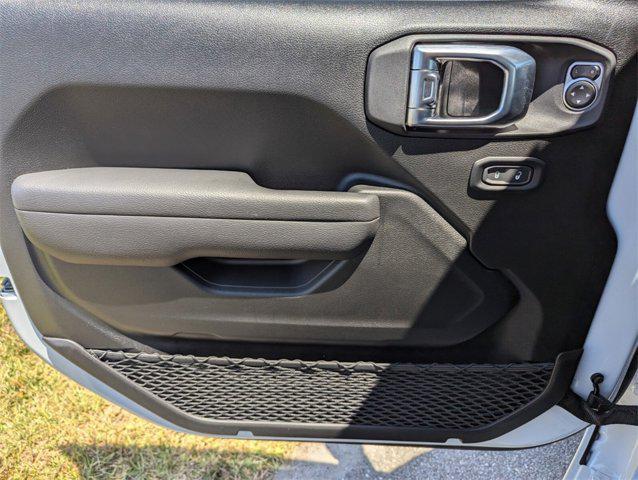 new 2025 Jeep Gladiator car, priced at $40,888