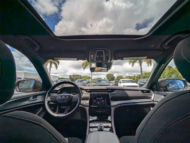 new 2025 Jeep Grand Cherokee car, priced at $30,050
