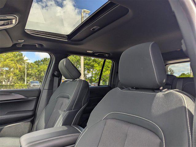 new 2025 Jeep Grand Cherokee car, priced at $30,050