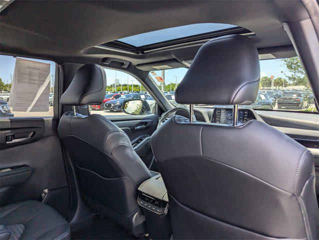 used 2021 Toyota Highlander car, priced at $37,891