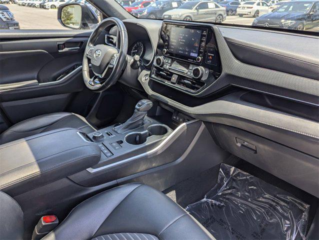 used 2021 Toyota Highlander car, priced at $37,891
