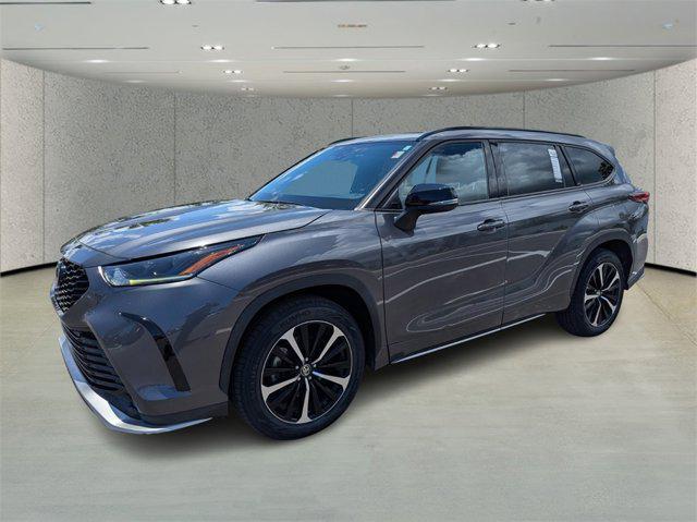 used 2021 Toyota Highlander car, priced at $37,891