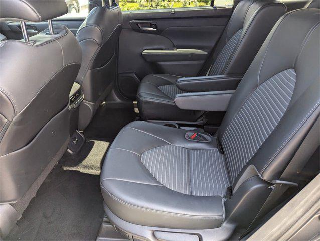 used 2021 Toyota Highlander car, priced at $37,891