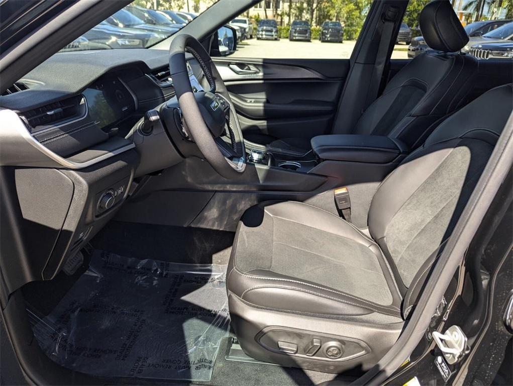 new 2025 Jeep Grand Cherokee L car, priced at $35,833