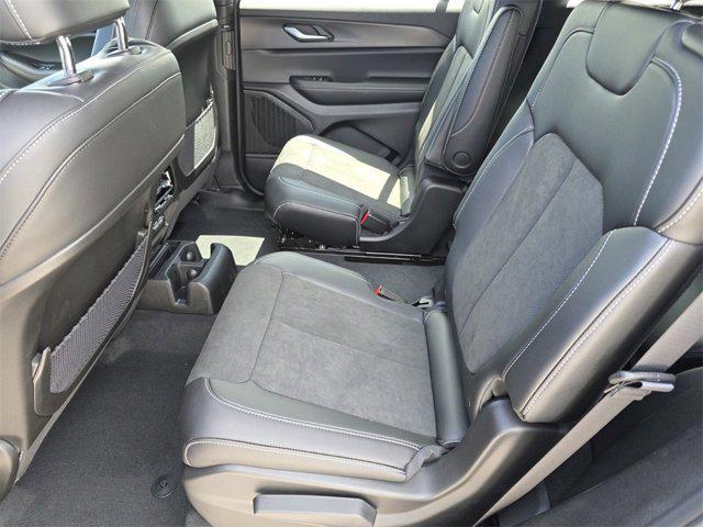 new 2025 Jeep Grand Cherokee L car, priced at $40,400