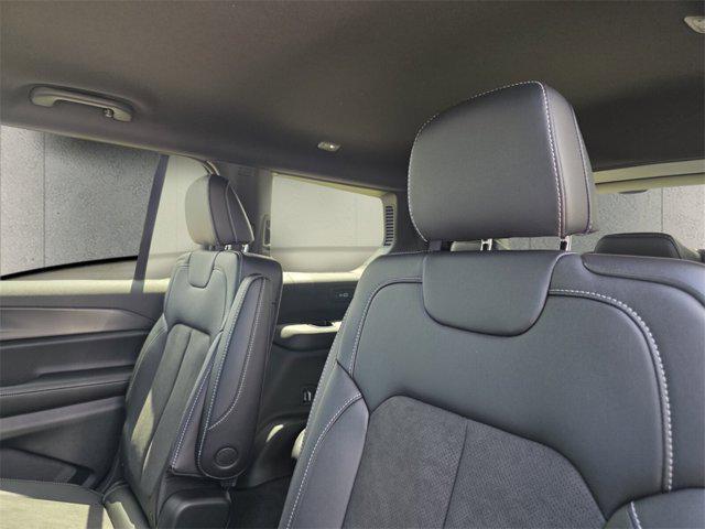 new 2025 Jeep Grand Cherokee L car, priced at $40,400