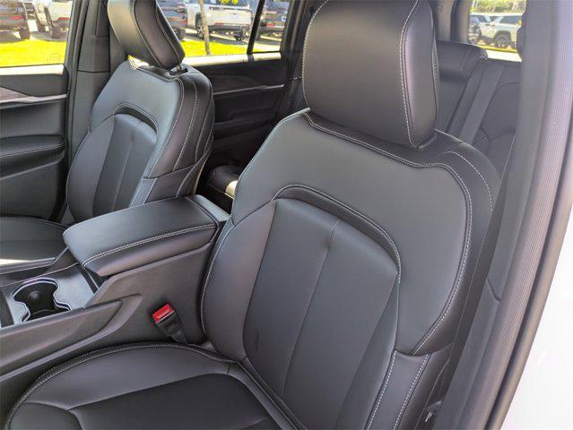 new 2025 Jeep Grand Cherokee car, priced at $41,772