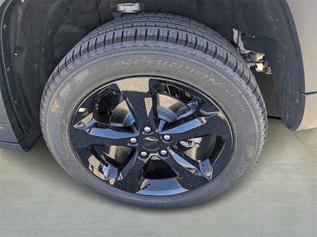 new 2025 Jeep Grand Cherokee car, priced at $41,772
