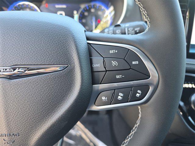new 2025 Chrysler Pacifica car, priced at $38,903