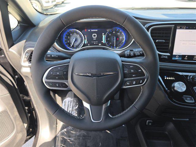 new 2025 Chrysler Pacifica car, priced at $38,903