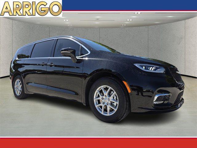 new 2025 Chrysler Pacifica car, priced at $38,460