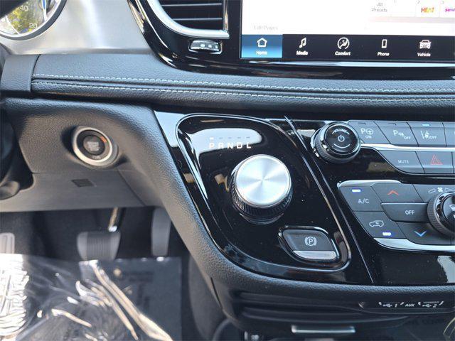 new 2025 Chrysler Pacifica car, priced at $38,903