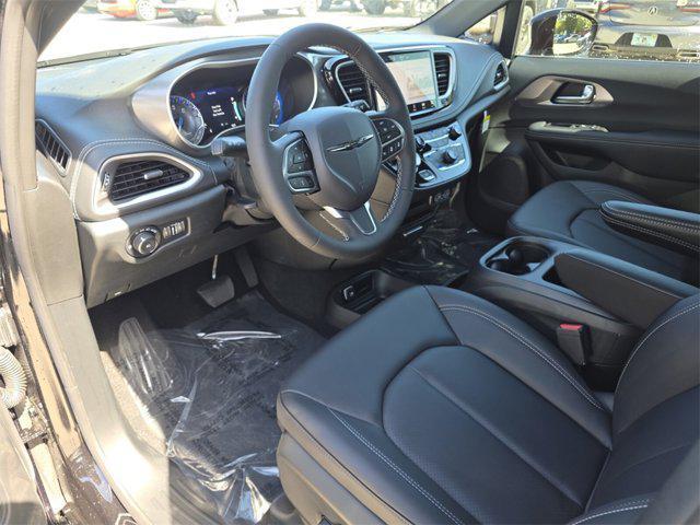 new 2025 Chrysler Pacifica car, priced at $38,903
