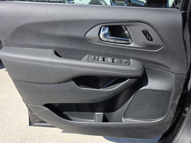 new 2025 Chrysler Pacifica car, priced at $38,903