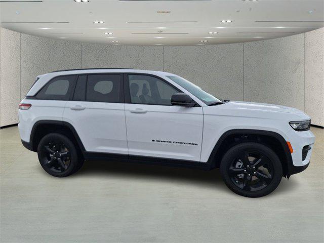 new 2024 Jeep Grand Cherokee car, priced at $38,104