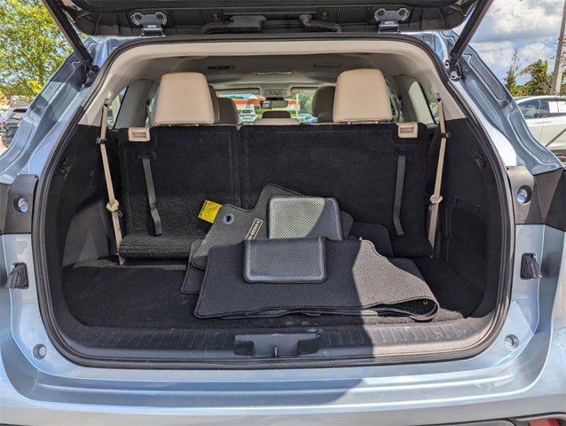 used 2022 Toyota Highlander car, priced at $32,792
