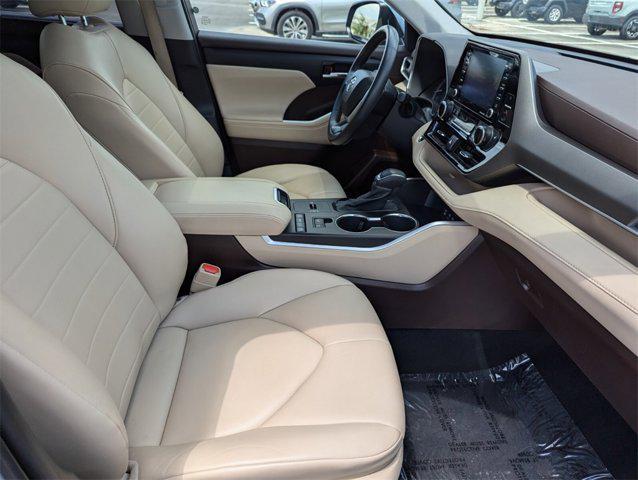 used 2022 Toyota Highlander car, priced at $32,792
