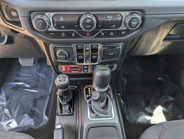 new 2025 Jeep Gladiator car, priced at $50,450