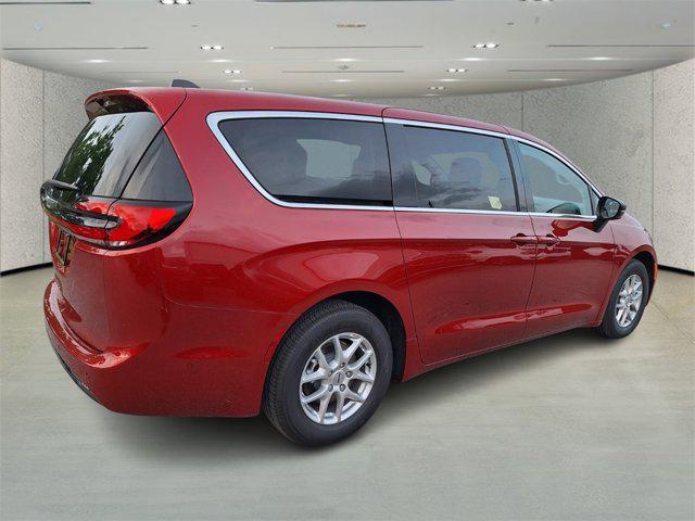 new 2024 Chrysler Pacifica car, priced at $36,363