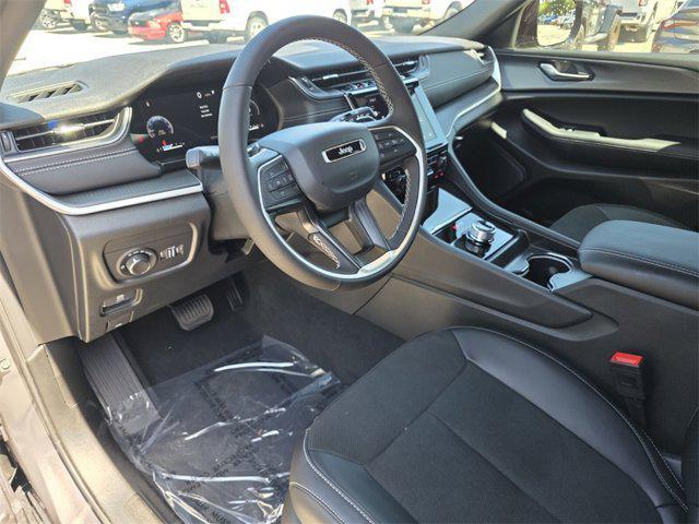 new 2025 Jeep Grand Cherokee car, priced at $30,634
