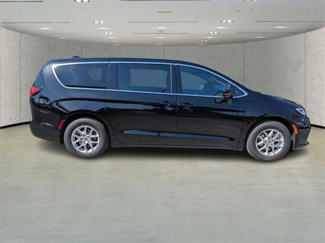 new 2025 Chrysler Pacifica car, priced at $39,700