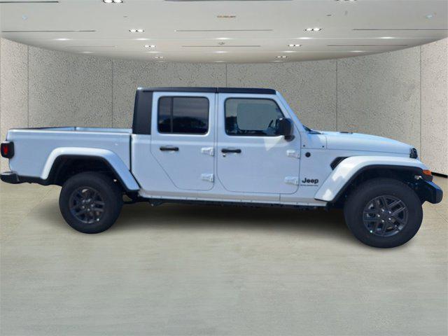 new 2024 Jeep Gladiator car, priced at $37,882