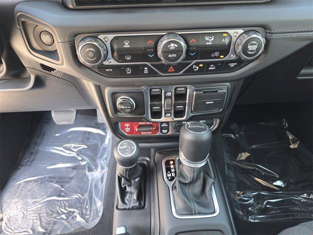 new 2025 Jeep Gladiator car, priced at $45,580