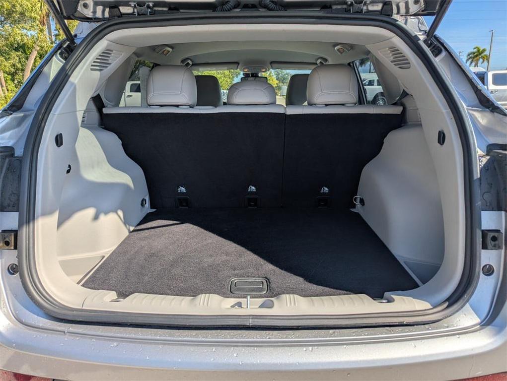 used 2022 Jeep Compass car, priced at $18,231