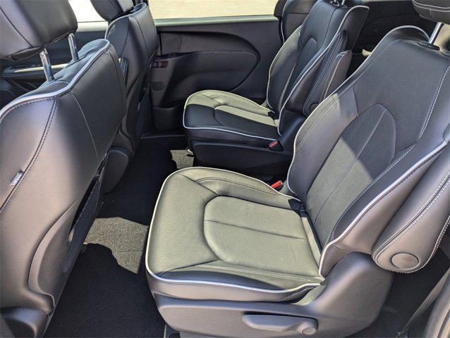 new 2025 Chrysler Pacifica Hybrid car, priced at $50,623