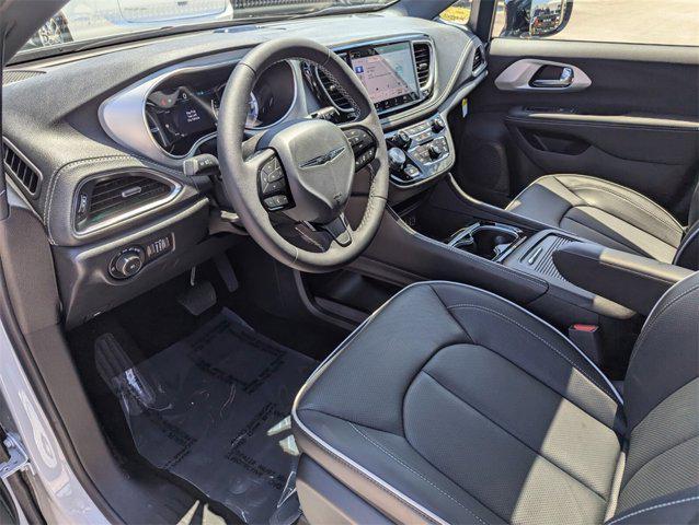 new 2025 Chrysler Pacifica Hybrid car, priced at $50,623