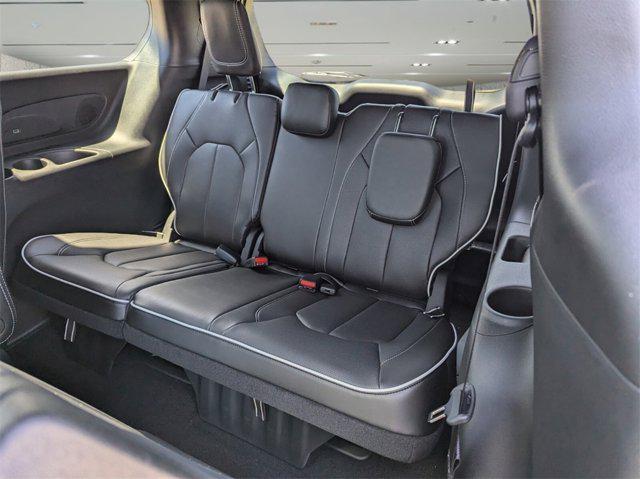 new 2025 Chrysler Pacifica Hybrid car, priced at $50,623
