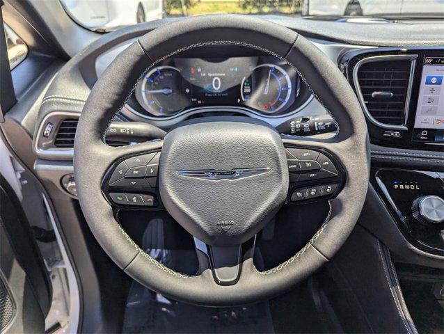 new 2025 Chrysler Pacifica Hybrid car, priced at $50,623